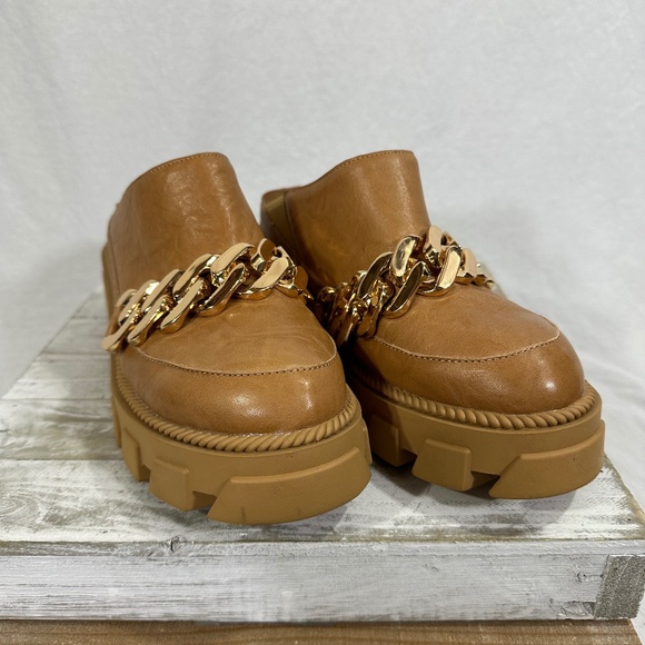 Kelsie Dagger Funky Leather Platform Slide Loafer - Picture 1 of 6